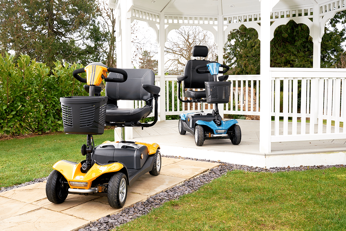 Vista-Sunset-Orange-and-Vista-DX-Oxford-Blue-Lifestyle-Image